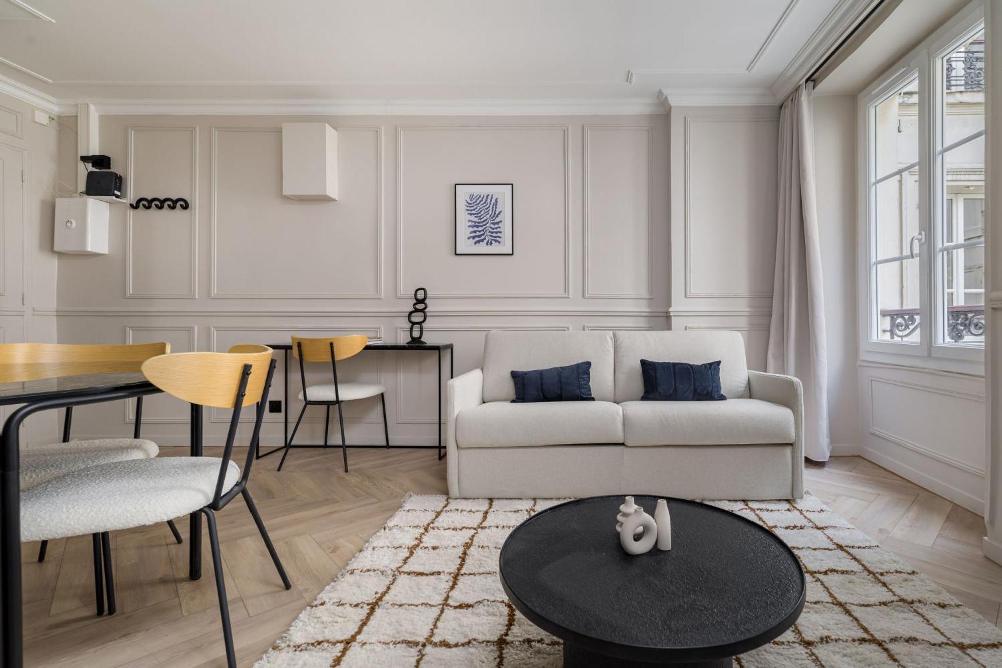 Poetic Stay - Saint Lazare Paříž Exteriér fotografie